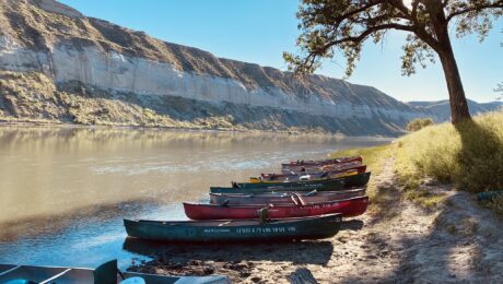 image canoes on the Upper Missouri River