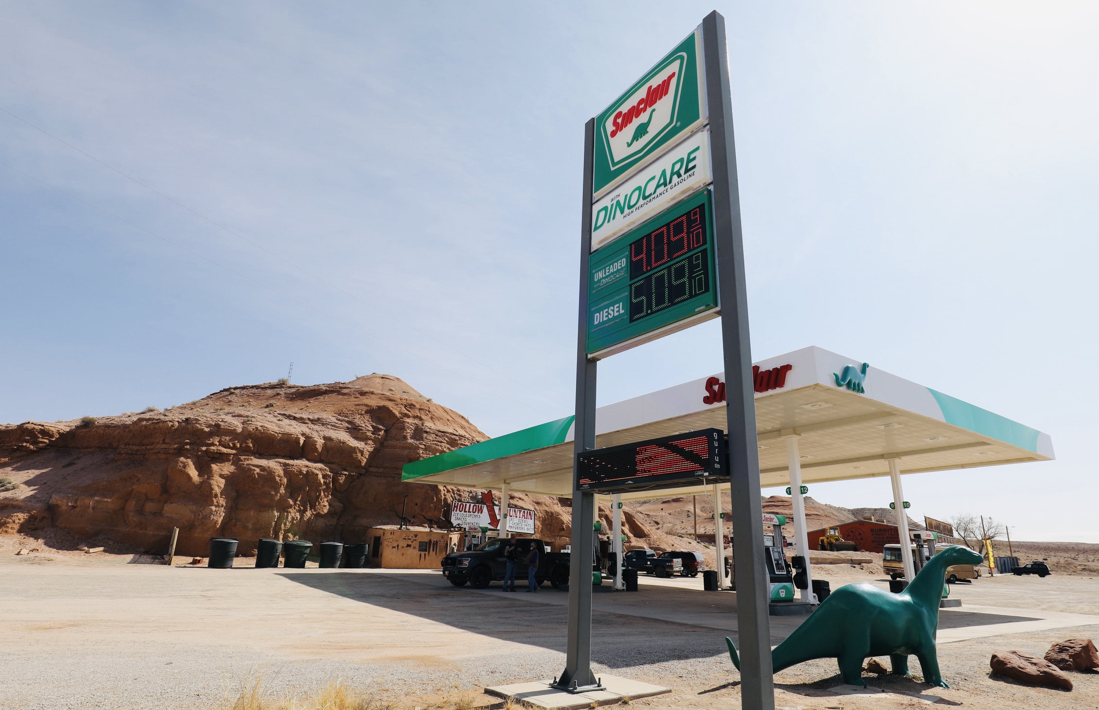 Sinclair gas station in Hanskville, Utah