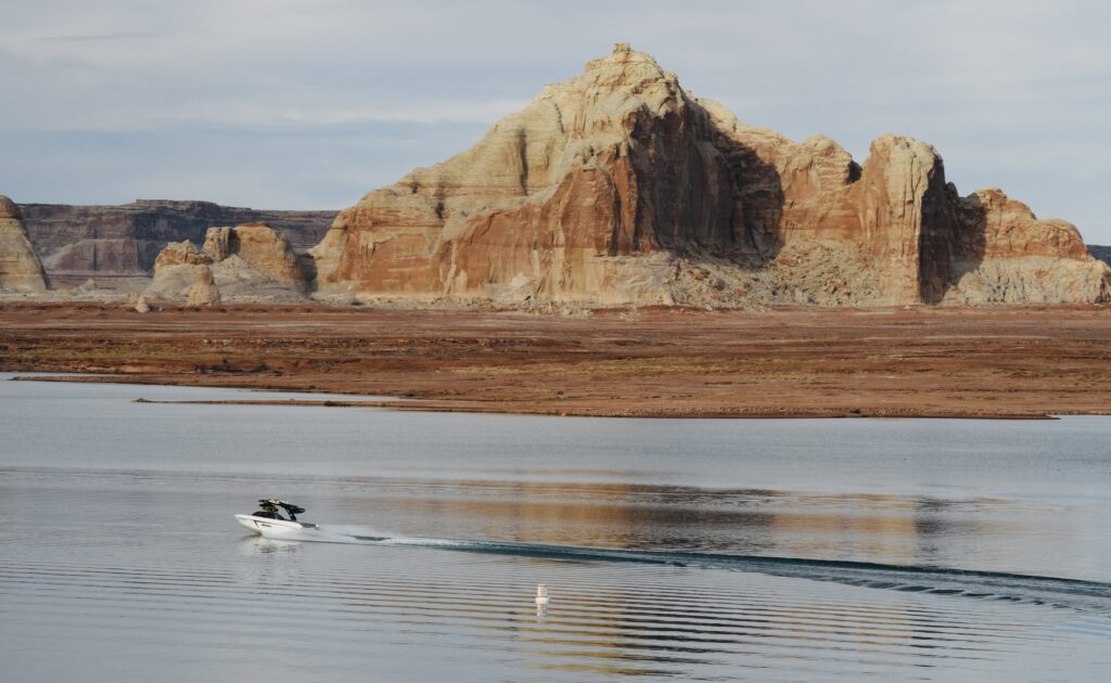 Randy Reed head's home after an amazing day on Lake Powell. (photo by Dennis McKenna)
