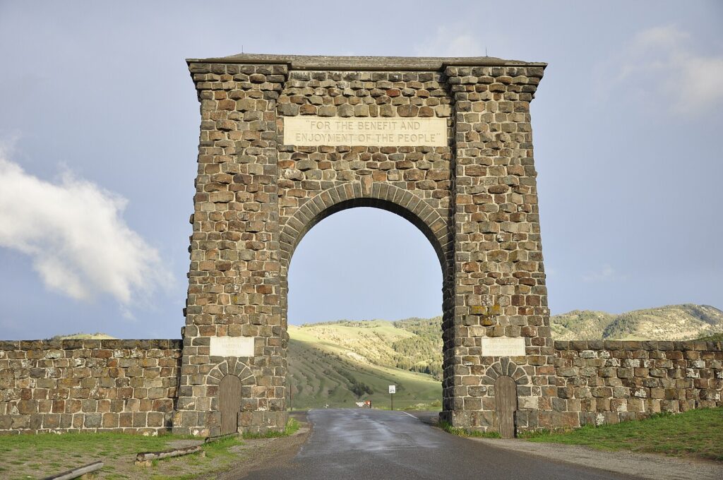 Roosevelt Arch, north gate of the Yellowstone National Park. (Wikimedia)