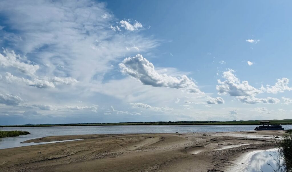 Sand bar on the Missouri River, North Dakota. (Photo Clay Jenkinson)